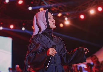 Cantik Berhijab dan Bertubuh Mungil, Penyanyi Fatin Shidqia Tampil Pede dengan High Heels di Luar Panggung, Seperti Apa ya?