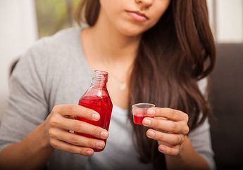 Obat Batuk Bisa Bantu Wanita Cepat Hamil?