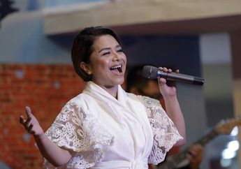 Ruth Sahanaya Rayakan Natal Lebih Awal di Mal Ciputra Jakarta!