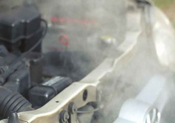 Tips Mendinginkan Mobil yang Overheat dengan Cepat, Ladies Wajib Tahu!