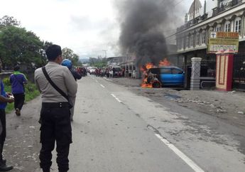Tak Hanya Kantor Bupati Jayawijaya yang Hangus, Rumah Warga Pendatang di Wamena Juga Dibakar Massa. Mereka Pun Menjerit, Apa Salah Kami?
