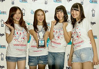 Melody JKT48 : Tantri Kotak Kayak Lady Rocker Lawas