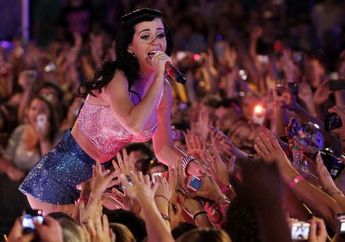 Singfest 2010: Katy Perry cs. Konser di Singapura?