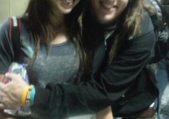 Taya Rogers : si pacar Cove Reber