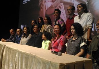 Kenapa Kita Harus Nonton Sabtu Bersama Bapak?