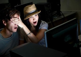 Waspada, Keseringan Nonton Video Porno Bisa Bikin Bodoh!