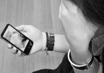 Fakta Foto Bugil Remaja: Dianggap Tanda Sayang, jadi Mantan Foto Disebar