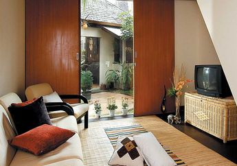 Intip Taman dari Pintu Geser!