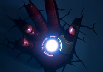 Wah, Lampu 3D Iron Man Coba Terobos Kamar?