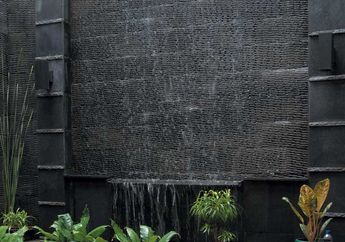 Aplikasi Batu Candi dan Kayu Bangkirai yang Serasi