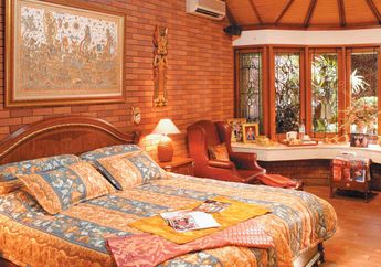 Kamar Beratap Payung