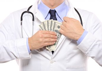 Dokter Ikhlas Tanpa Papan Nama (4): Dicekal Pemerintah, Dituding Ekstremis