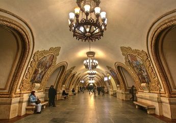Megah Bak Istana, Intip Arsitektur 7 Stasiun Kereta Api Paling Mewah di Dunia Berikut Ini!