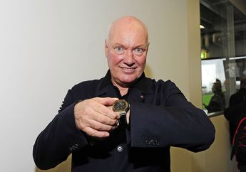 Bos Tag Heuer Kabarnya Tertarik Pakai Apple Watch