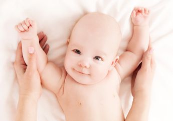 Yang Harus Mama Perhatikan Agar Memijat Bayi Dengan Benar