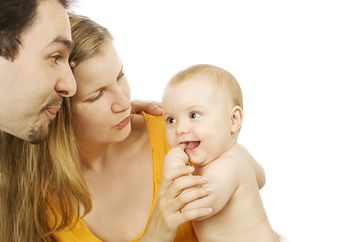 Memotong Kuku Bayi untuk Pertama Kali