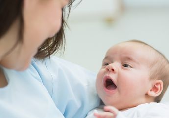 Perkembangan Bahasa Bayi Bulan Pertama