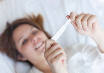 Mau Tahu Mengapa Para Ibu Hamil Ini Pilih Bidan atau Dokter?