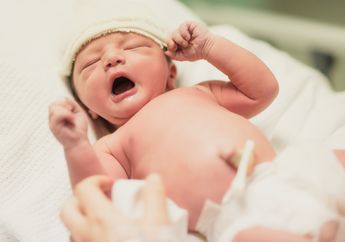 Langka! Foto Ini Menunjukkan Wajah Bayi saat Proses Kelahiran