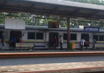 Mengenang Sejarah di Stasiun Jatinegara