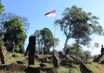Batu Mirip Dolmen Ditemukan di Situs Gunung Padang