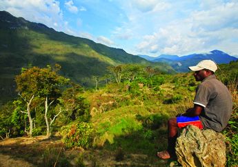 Lihat Foto-foto Keindahan Papua, Bianglala Surgawi di Khatulistiwa