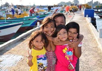Yuk! Beri Pelukan dan Senyuman pada Anak-anak