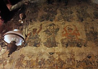 Selisik Pesan dari Kisah Pahatan dan Mural Kuno di Cu An Kiong Lasem