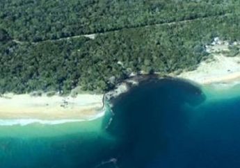 <i>Sinkhole</i> Terjadi di Area Perkemahan Terkenal di Australia