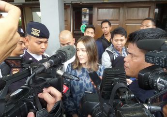 Pernah Melihat Eka Kusuma Bersama Wanita Lain, Cathy Sharon Ajak Pria ini ke Ruang Sidang
