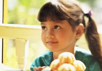 5 Pertanyaan Populer Tentang Mengajarkan Anak Puasa