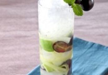 Kesegaran Segelas Sup buah Ini Siap Menemani Santai Sore Kita Bersama Keluarga
