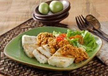 KETAN BAKAR DAN SAMBAL ONCOM