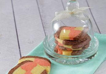KUE KERING STROBERI VANILA COKELAT