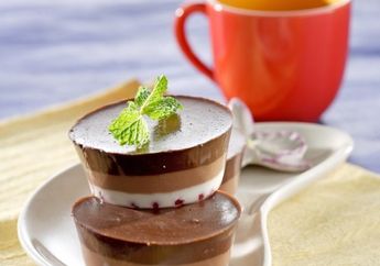 Manis Lembut Camilan Unik dalam Resep Puding Cokelat Tiga Lapis Ini