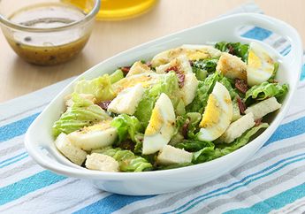 Caesar's Salad, Pas Saat Lapar Di Tengah Malam