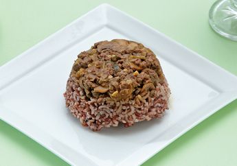 Sarapan dengan Nasi Tim Beras Merah Bisa Bikin Kenyang Lebih Lama