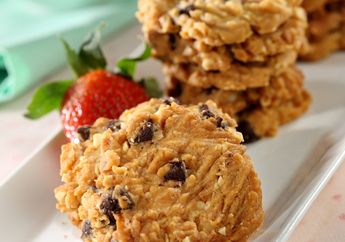 Ikuti Empat Langkah Sederhana Membuat Peanut Choco Chip Cookies Ini!