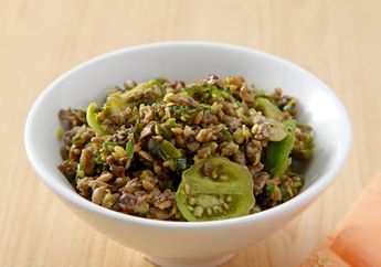 Sempurnakan Sajian di Meja Makan dengan Sambal Oncom Hitam