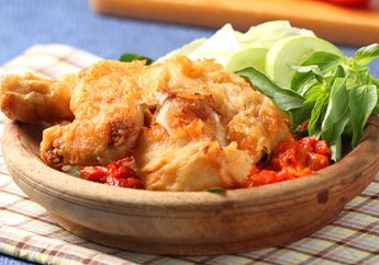 Ayam Goreng Tepung Penyet, Cara Unik Menikmati Ayam Goreng Tepung
