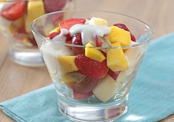 Manjakan Perut Malam Ini Dengan Kesegaran Fruit Salad with Honey Yoghurt Sauce