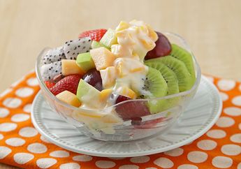 Pasti Senang Kalau Bisa Menyajikan Rujak Es Buah Yoghurt yang Endes Banget!