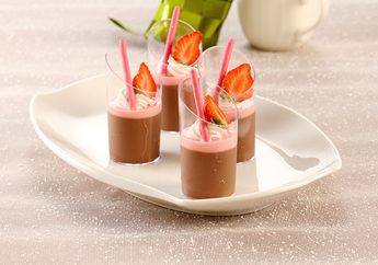 Puding Gelas Cokelat Stroberi yang Super Yummy Pasti Sukses Memikat Si Kecil