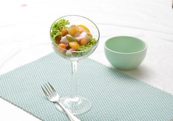 Akhiri Santapan dengan Segelas Salad Agar Agar dan Buah Saus Yoghurt
