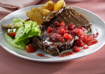Lezatnya Beef Steak With Cranberries Sauce ini Surprise di Lidah