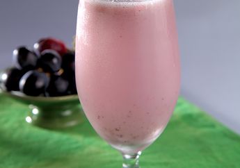 Usir Rasa Gerah dengan Segelas Smoothies Yoghurt Anggur yang Menyegarkan