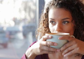 Tubuh Gemetar Setelah Minum Kopi? Hati-Hati, Mungkin Anda Overdosis Kafein