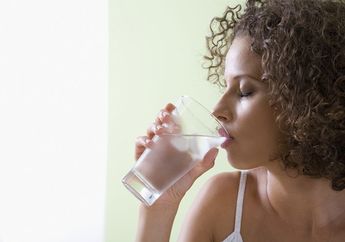 Ini Dia Alasan Kenapa Kita Tidak Boleh Minum Air Es Saat Datang Menstruasi