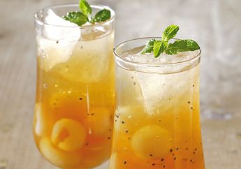 Segarnya Segelas Ice Tea Longan Jeli ini Bikin Enggak Rela Bagi-Bagi