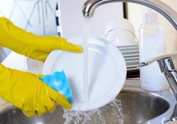 Jangan Sampai Lakukan! Kesalahan Mencuci Ini Malah Bikin Piring Makin Kotor